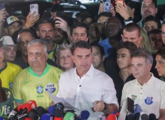 Partido de Flávio, PL reconhece resultado da eleição presidencial Candidato Flávio Bolsonaro diz que não reconhece vitória de opositor