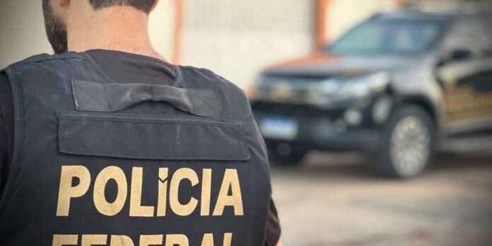 PF cumpre buscas em 2ª fase da Operação Castratio no PF cumpre buscas em 2ª fase da Operação Castratio no Rio