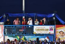 Lula classifica saída de Flávio Bolsonaro do Brasil como “vergonhosa” Lula classifica saída de Flávio Bolsonaro do Brasil como “vergonhosa”