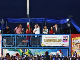 Lula classifica saída de Flávio Bolsonaro do Brasil como “vergonhosa” Lula classifica saída de Flávio Bolsonaro do Brasil como “vergonhosa”