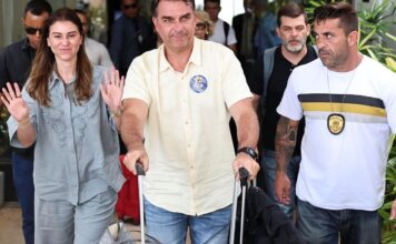 Após fuga, EUA vão emitir visto para Flávio Bolsonaro e família Após fuga, EUA vão emitir visto para Flávio Bolsonaro e família
