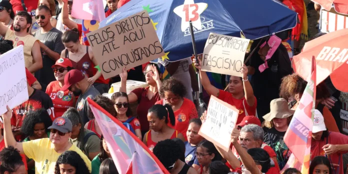 Posts em redes sociais incentivam demissões de eleitores do Lula Posts em redes sociais incentivam demissões de eleitores do Lula