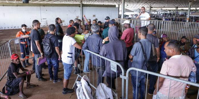 Pessoas em situação de rua não podem ter atendimento público Pessoas em situação de rua não podem ter atendimento público negado