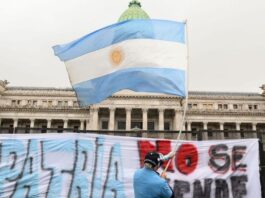 Milei lança plano para demitir 21 mil servidores na Argentina