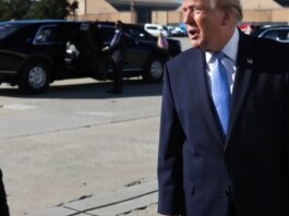 Trump diz que não vai se envolver, após carta de Flávio Bolsonaro