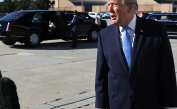 Trump diz que não vai se envolver, após carta de Flávio Bolsonaro